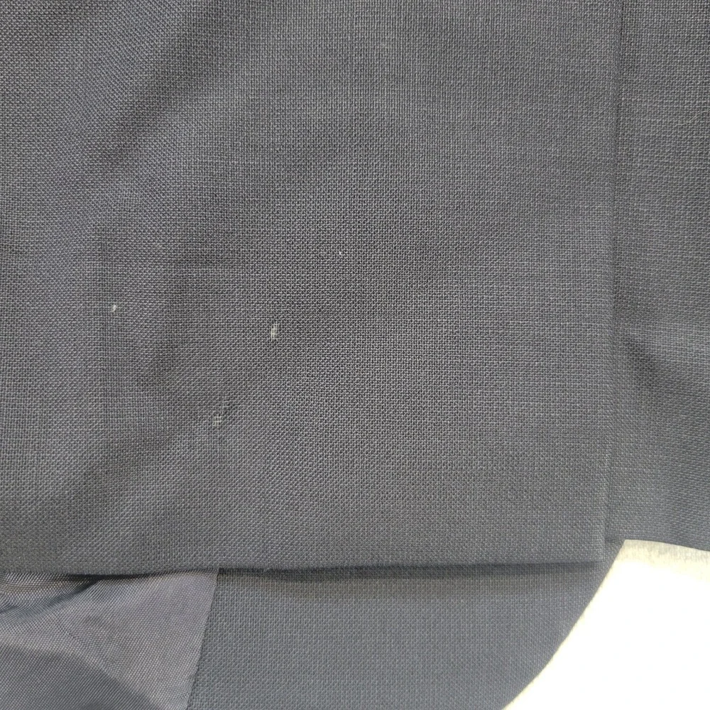Brooks Brothers note some